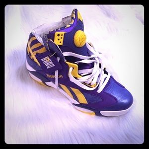 Shaq attacks . Purple and gold 🔥🔥🔥